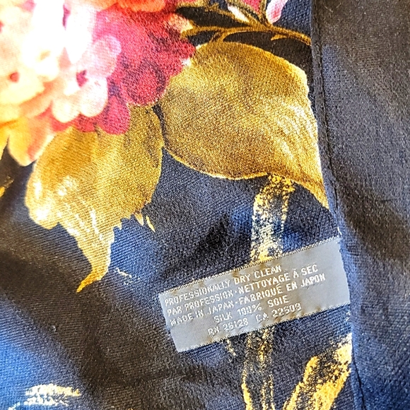 Echo Long Silk 100% Soie Scarf N.W.O.T - Picture 3 of 3